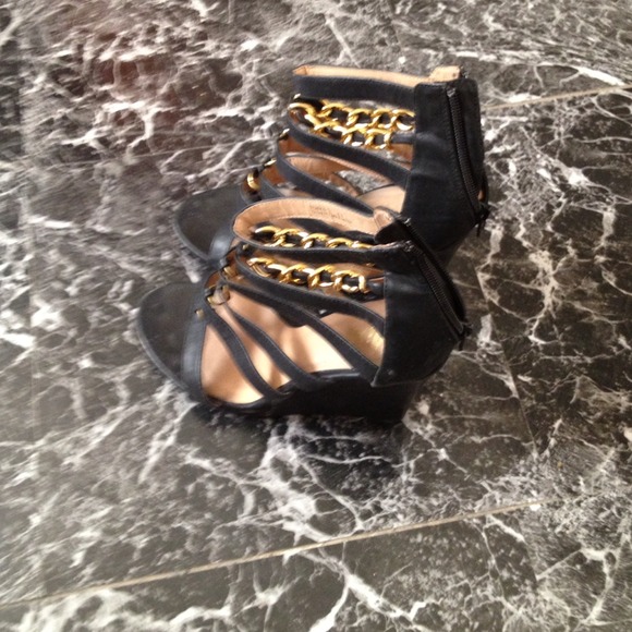 Black cutie cute shoes - Picture 2 of 3