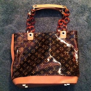 LV Pocketbook