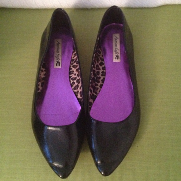 Shiny black pointy-toed flats, size 11