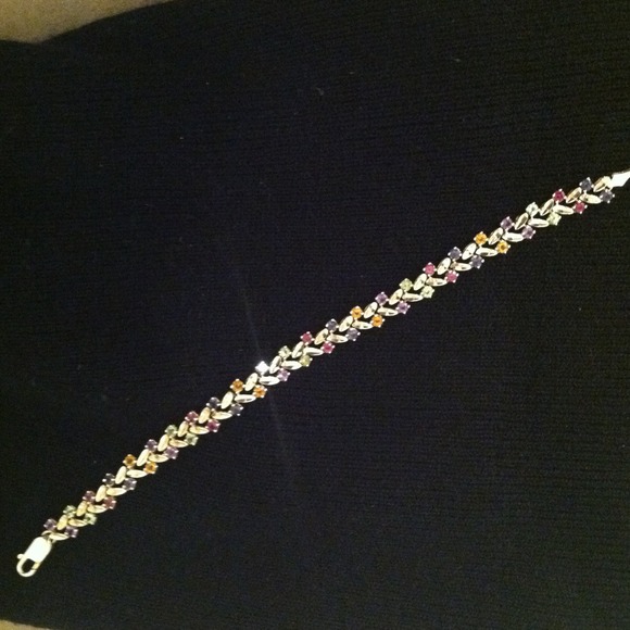 Jewelry - Beautiful Multi Color Stone 14 karate gold!
