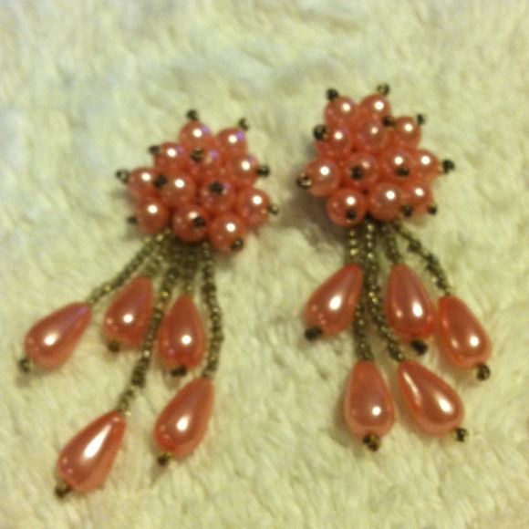 Synthetic pink pearl cluster earrings. HANDMADE