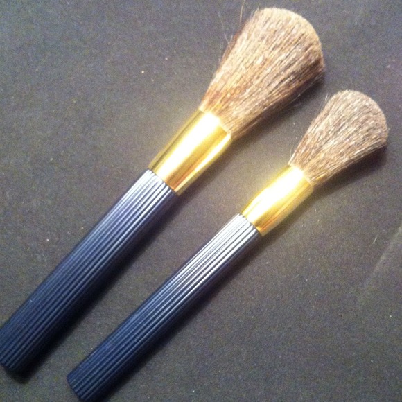 NEVER USED! 4 Estée Lauder Makeup Brushes! - Picture 2 of 4