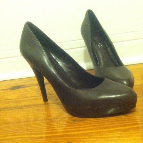 Aldo 5" pumps!