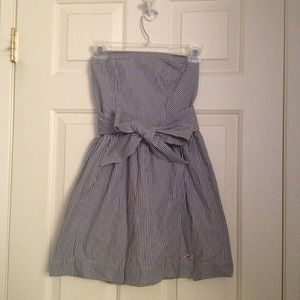 ❌ RESERVED ❌Strapless Bow Dress