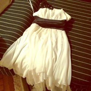 ⭐REDUCED: White and black high-low dress⭐