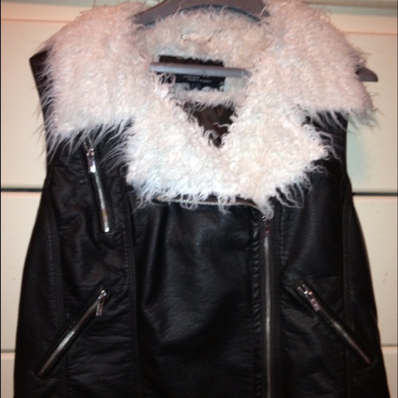 Black leather like vest with trim - Picture 1 of 3