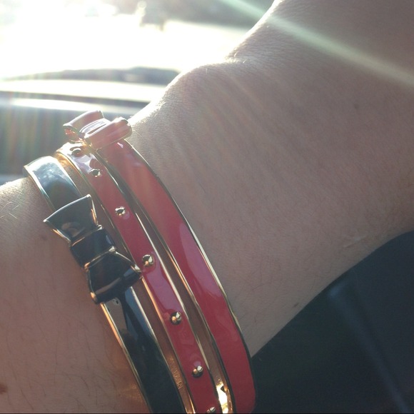 ❌Sold❌in bundle to @tnicole Kate spade bangle - Picture 4 of 4