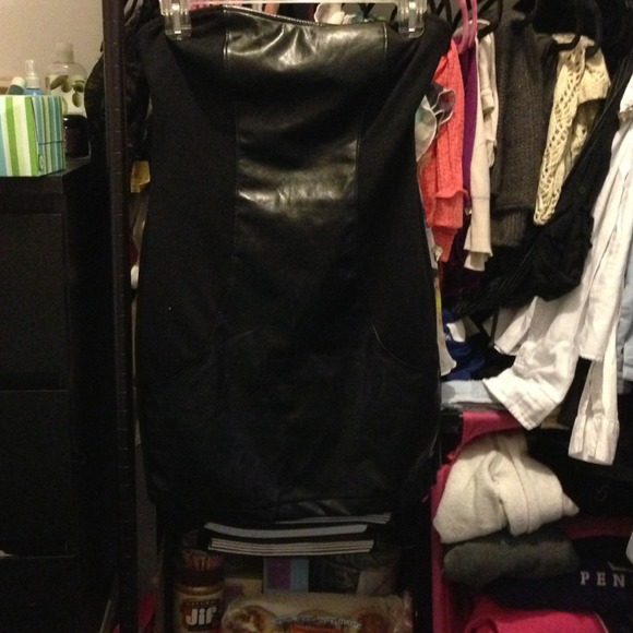 Black strapless dress/white dress bundle✨sold✨ - Picture 3 of 4