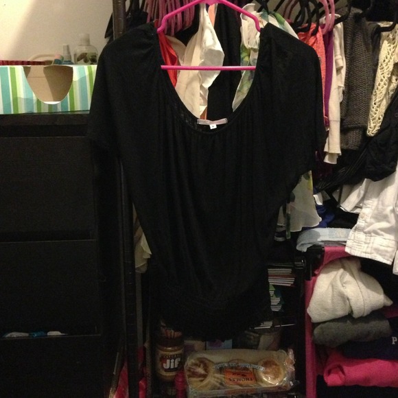 Off the shoulder black shirt✨sold✨