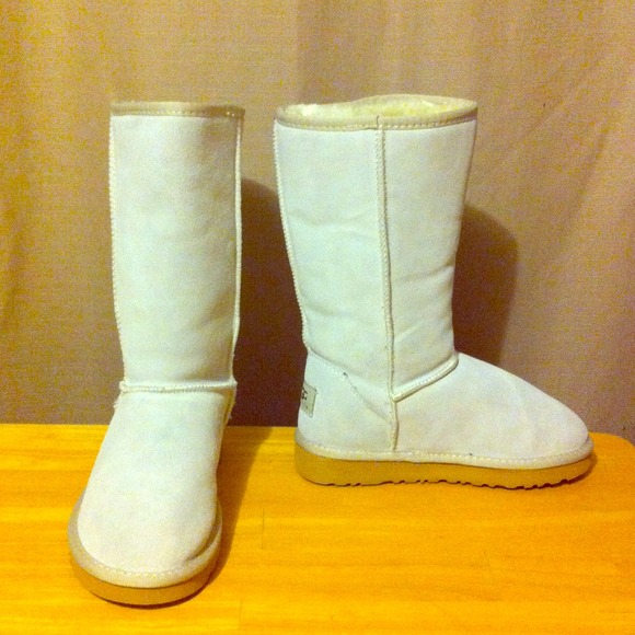 💥REDUCED 💥Wanna-be Ugg Boots tall.