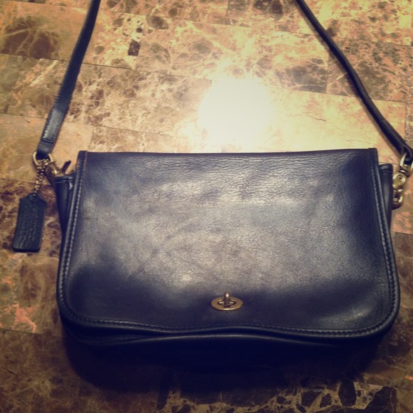 Coach Handbags - Vintage black coach