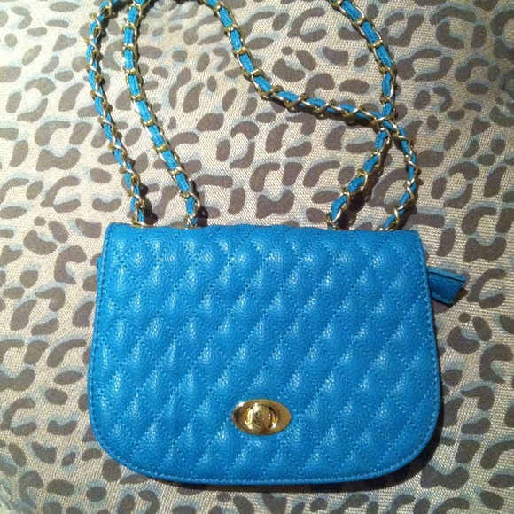 New Quilted Chain Purse Gold Tone Denim Blue
