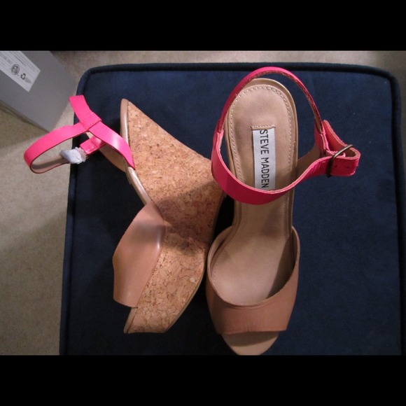 **Sold****Steve Madden wooden platforms - Picture 2 of 3