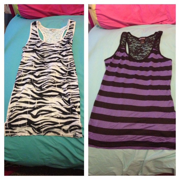 Two tank tops with back lace⭐sold⭐