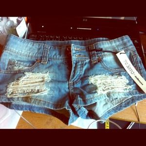 Dollhouse NWT Lacey pocket shorts