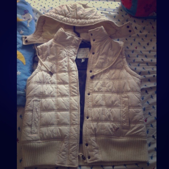 AE off white vest