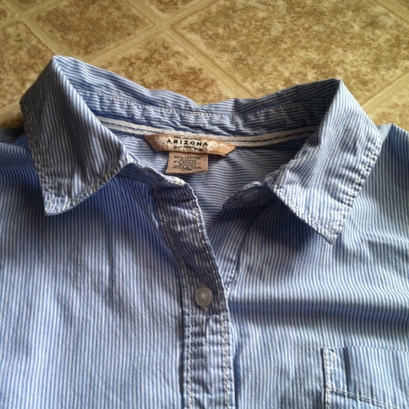 Sold!! Blue button up ❤ - Picture 3 of 4