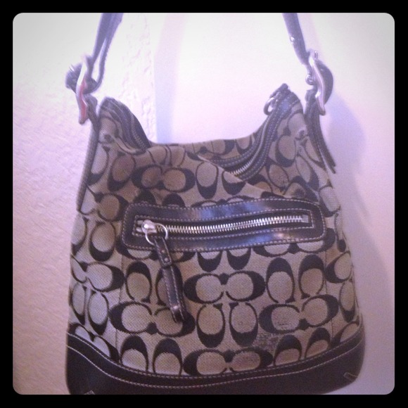 Reduced price!coach logo adjustable cross body bag