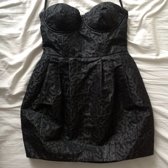 H&M Dresses & Skirts - SALE NWOT New H&m black leopard dress