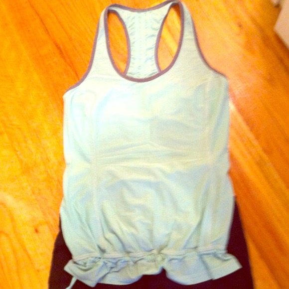 SOLD!!!!!! Lululemon run: energy sleeveless tank