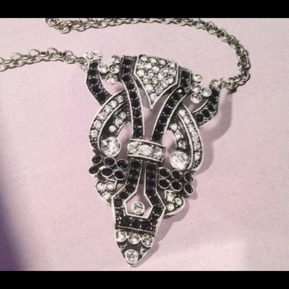 HIT THE DECO NECKLACE - Brand New $35 - Picture 1 of 1