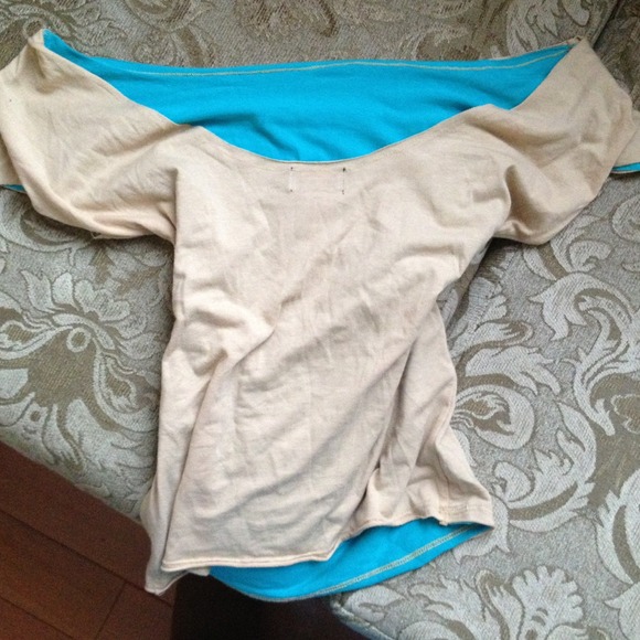 Peacock top! - Picture 3 of 3