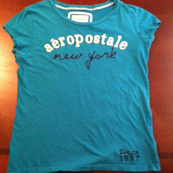Tee shirt.