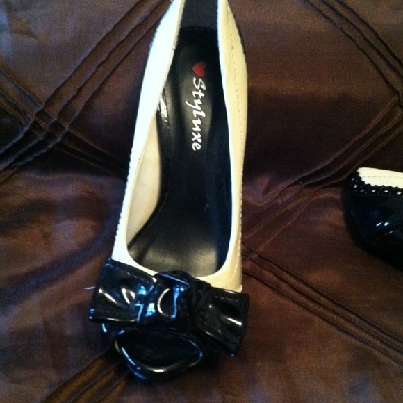 Sz 6 peep toe spectator platform pumps bow detail! - Picture 3 of 4