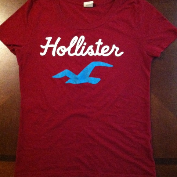 Red tee.