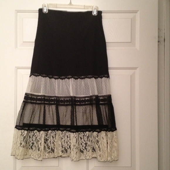 ***Reserved katyleigh716*** Heart Soul lacy skirt
