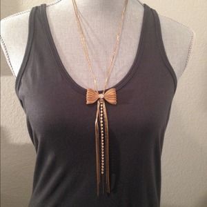 Gold bow necklace