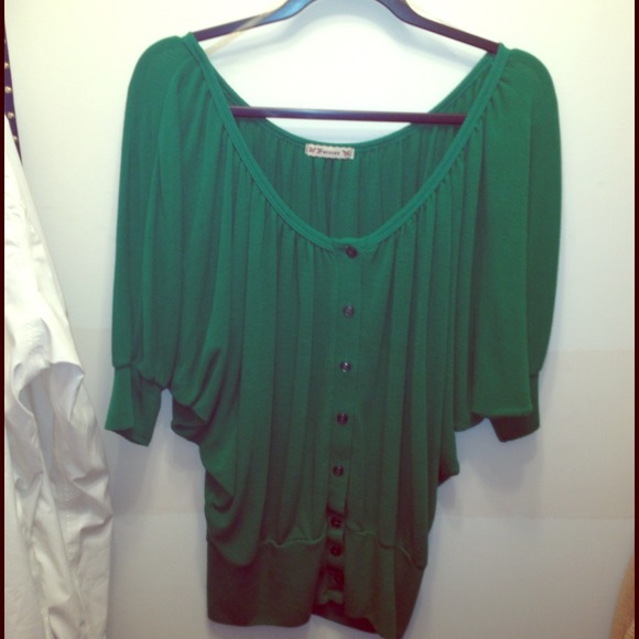 ❌SOLD❌ 🎁Green oversized top