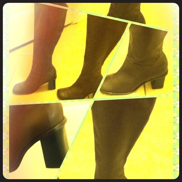 A shoe boot that rules