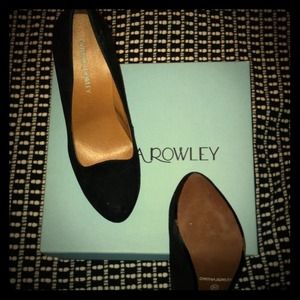 👠Cynthia Rowley Black Suede Pump👠