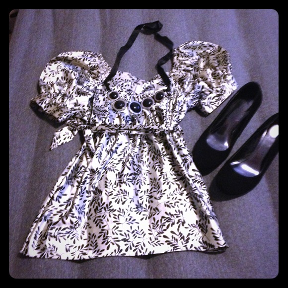**SOLD in BNDL**Beautiful Spense blouse