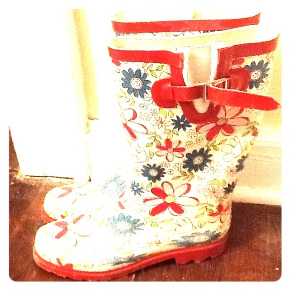 Rain boots from target size 9