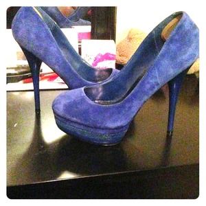 Blue suede Wild Pair Pumps