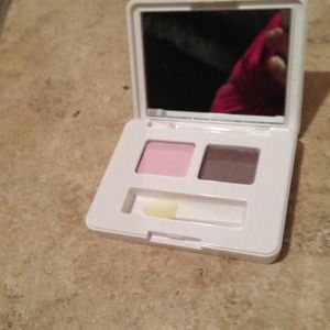 Estee lauder never used eye shadows