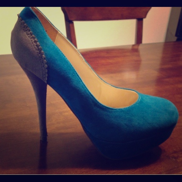Shoes - Teal and gray heels