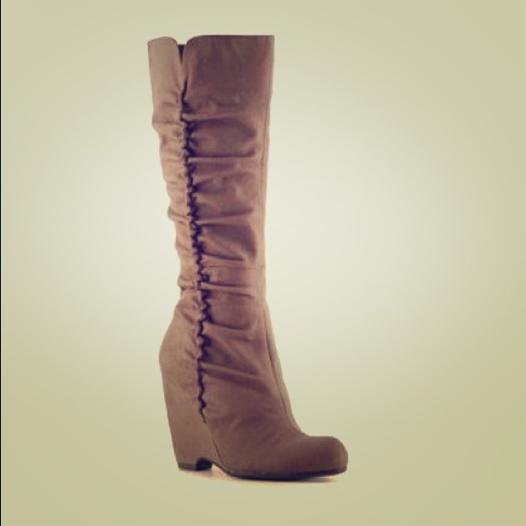 mia wedge boots