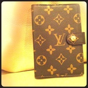 Louis Vuitton Inspired Small Ring Agenda