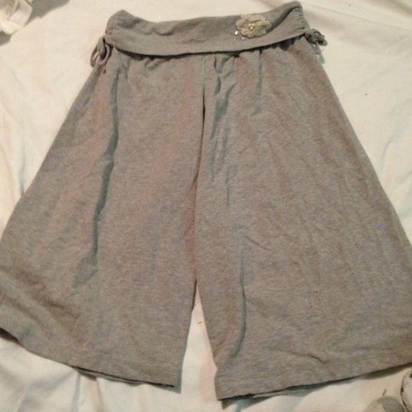 Gray pants. - Picture 1 of 3