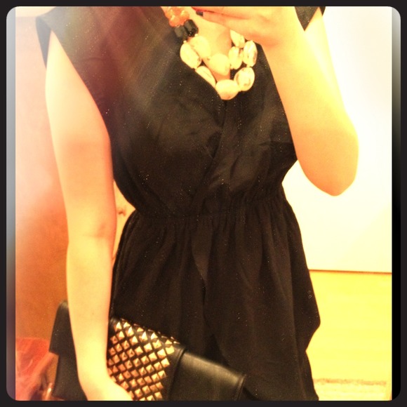 📍Sold in bundle📍Flattering cinched-waist Lbd