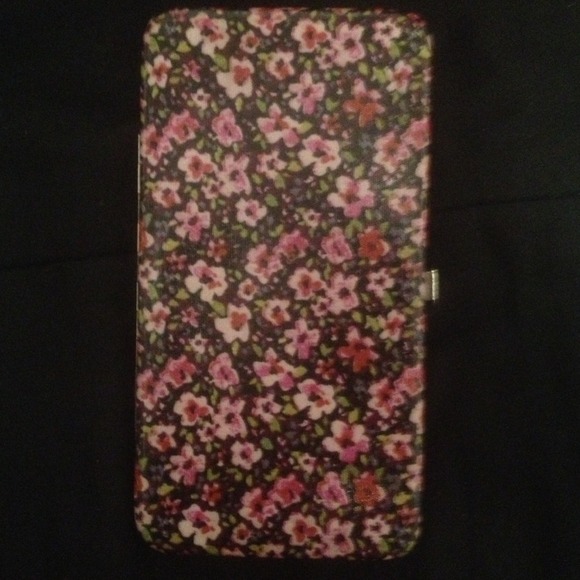 Wallets - Picture 3 of 4