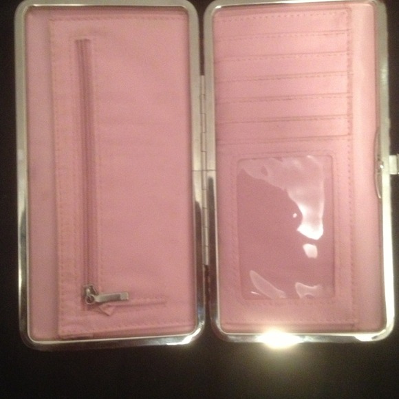 Wallets - Picture 4 of 4