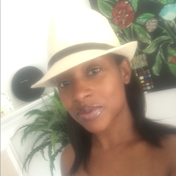 Meet The Posh Ambassador - Picture 5 of 12