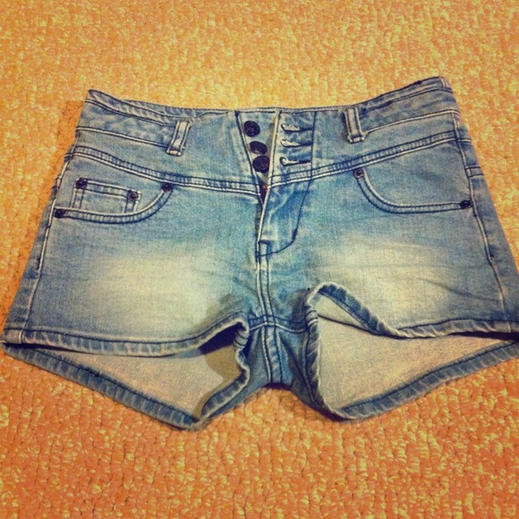 High-Waisted Denim Stretch Shorts - Picture 1 of 2