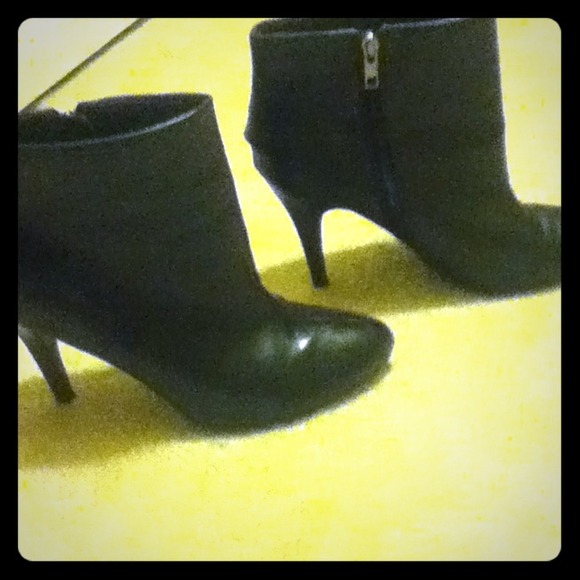 Marc fisher black boots
