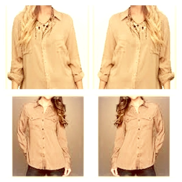 Spense  Tops - 🌾Tan Button-up Safari Top🌾