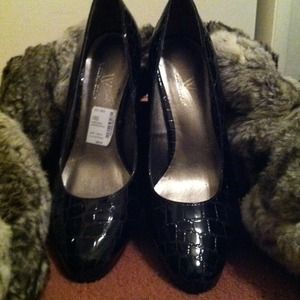 Worthington dark brown patent leather shoes